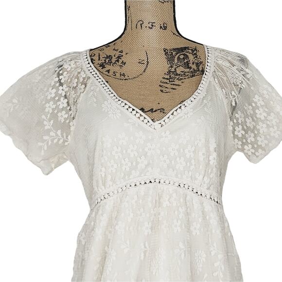 Emmer & Oat Ecru Lace V-Neck Baby Doll Empire Waist Short Sleeve Top Size Small - Picture 3 of 9